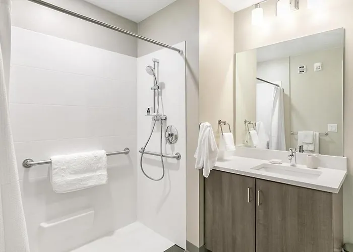 Landing - Modern With Amazing Amenities Apartment