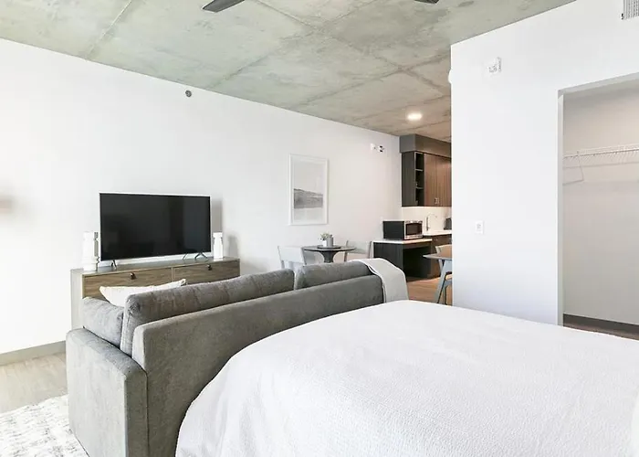 Landing - Modern With Amazing Amenities